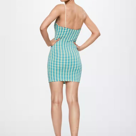 Fitted textured dress - Picture 5 of 5